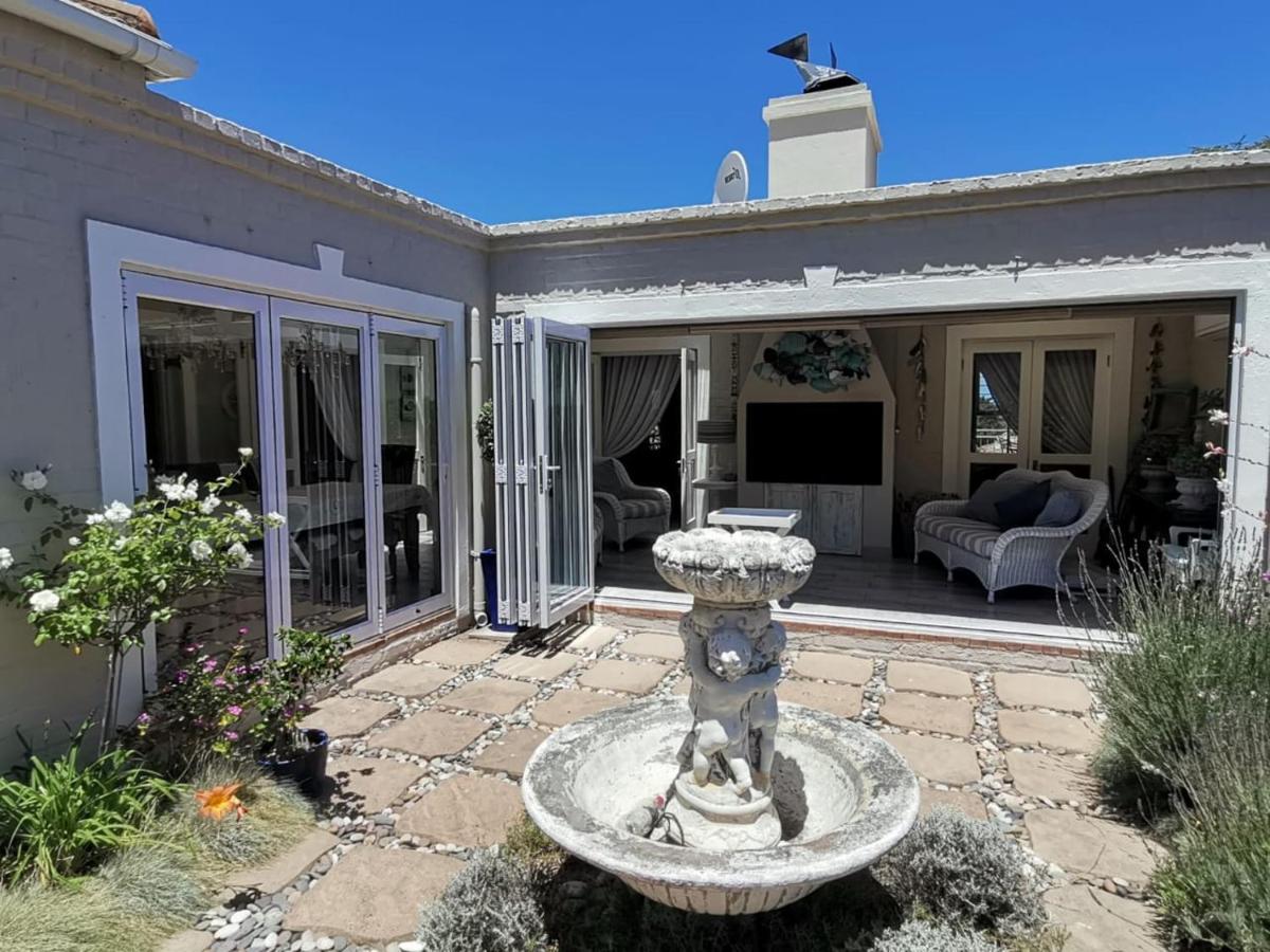 Ocean And Mountain Breeze Villa Hermanus Exterior photo